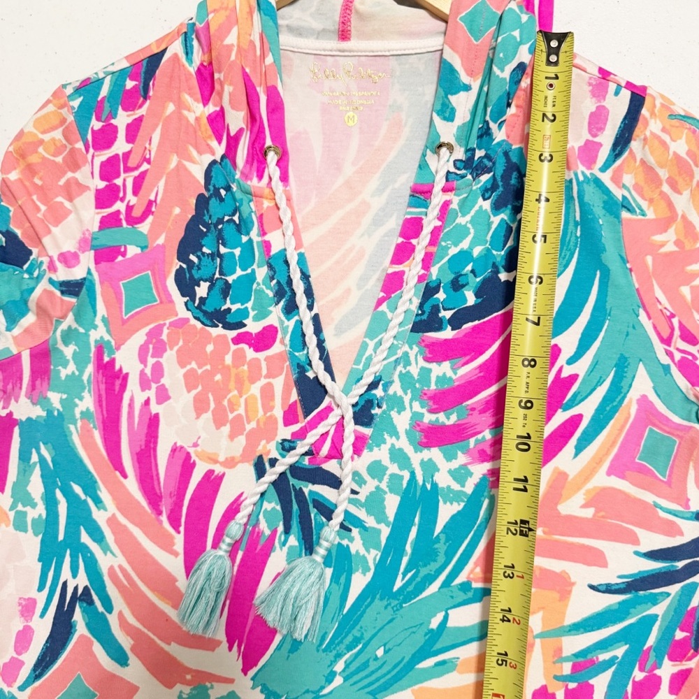 Lilly Pulitzer Rylie Hooded
Cover Up Goombay Smash Medium - Picture 7 of 9
